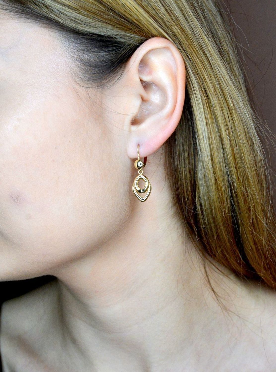 Złote kolczyki 585 wiszące w kształcie łezki KL 8643 585.jpg